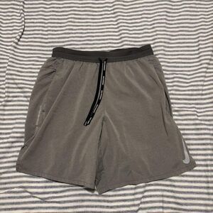 Gray Nike 2-in-1 Running Shorts – Men’s Size Small